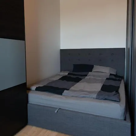 Quiet 2 Bed Close To The Old Town דירה וילנה