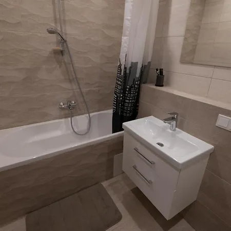 Quiet 2 Bed Close To The Old Town Vilnius